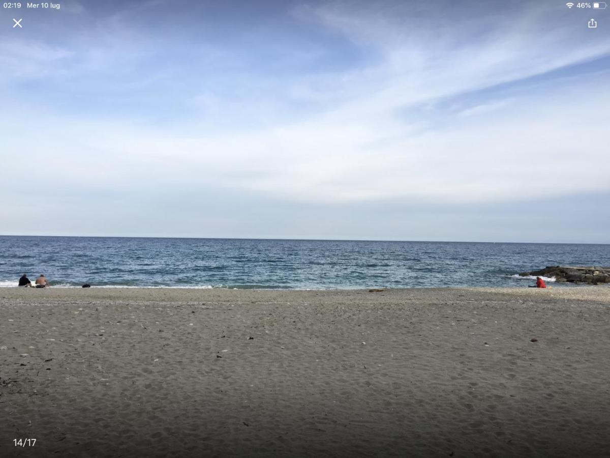 Babyaccommodation Family Sea & Box Pietra Ligure Esterno foto