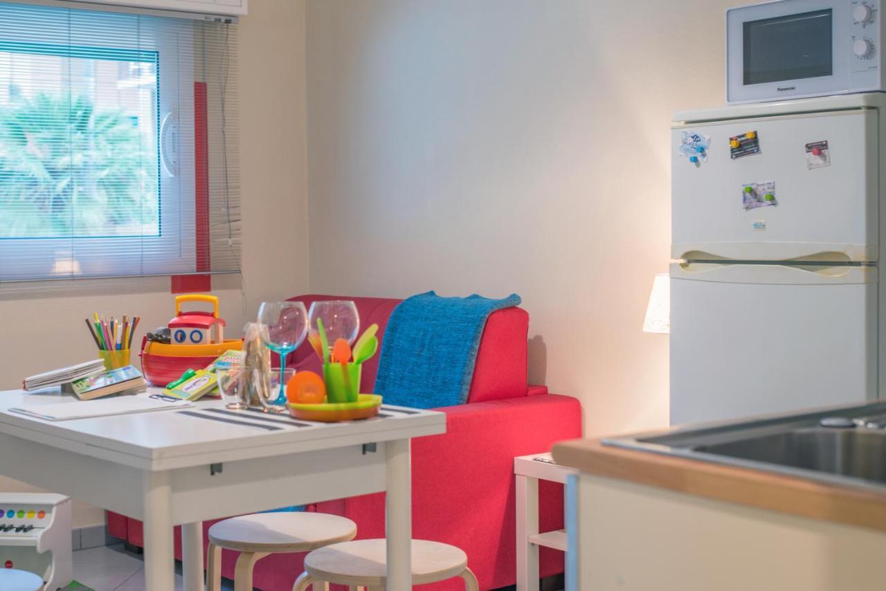 Babyaccommodation Family Sea & Box Pietra Ligure Esterno foto