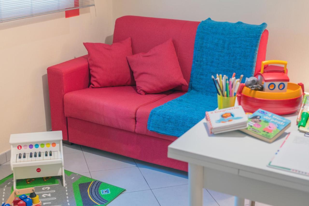 Babyaccommodation Family Sea & Box Pietra Ligure Esterno foto
