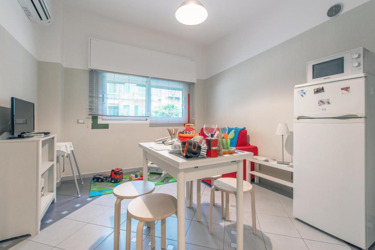 Babyaccommodation Family Sea & Box Pietra Ligure Esterno foto