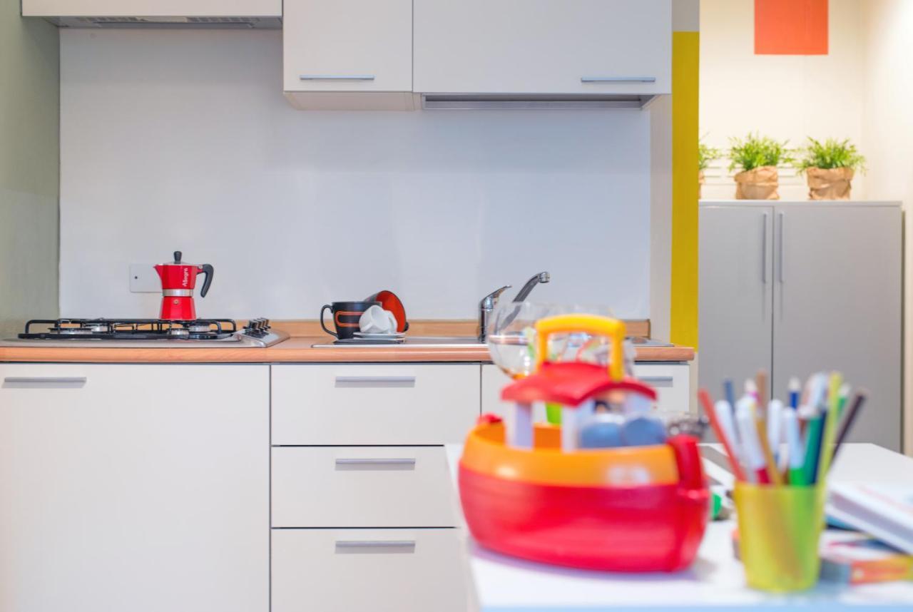 Babyaccommodation Family Sea & Box Pietra Ligure Esterno foto